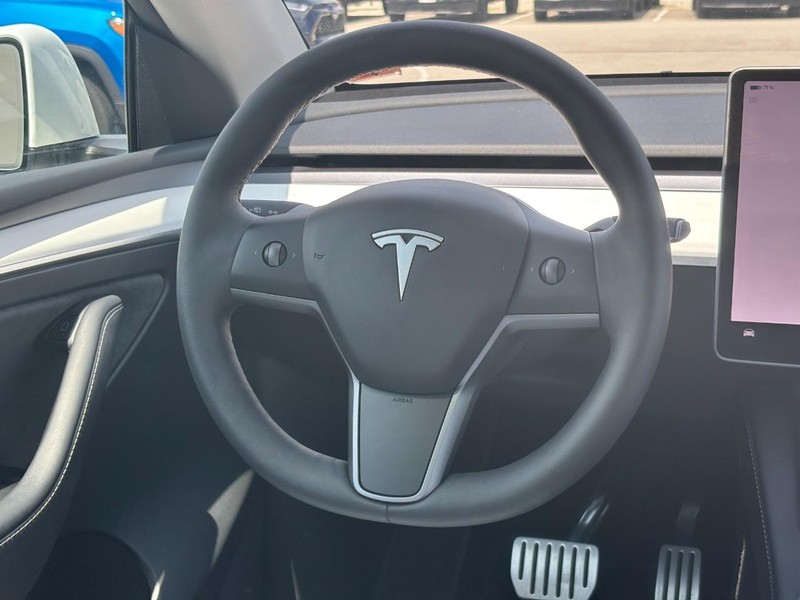 Tesla Model Y Vehicle Image 12