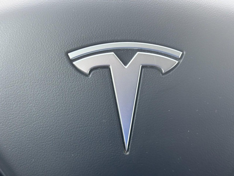 Tesla Model Y Vehicle Image 16