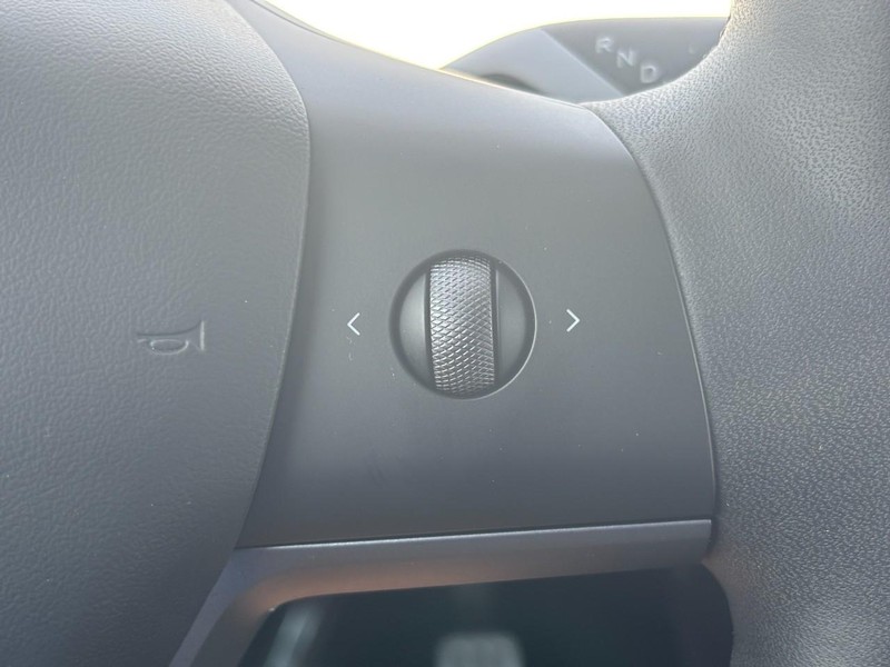 Tesla Model Y Vehicle Image 17