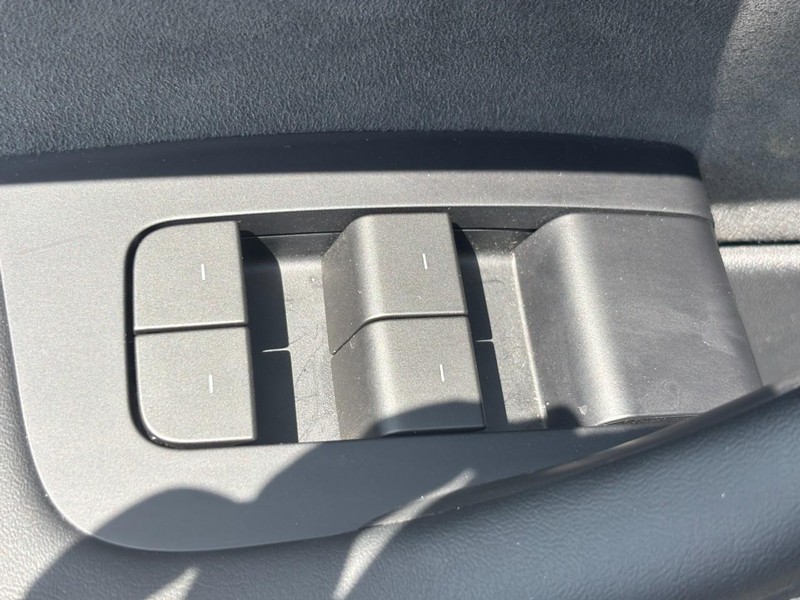 Tesla Model Y Vehicle Image 21