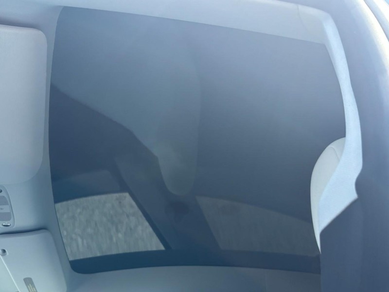 Tesla Model Y Vehicle Image 24