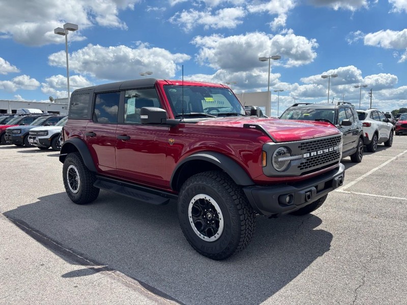Ford Bronco Vehicle Image 02