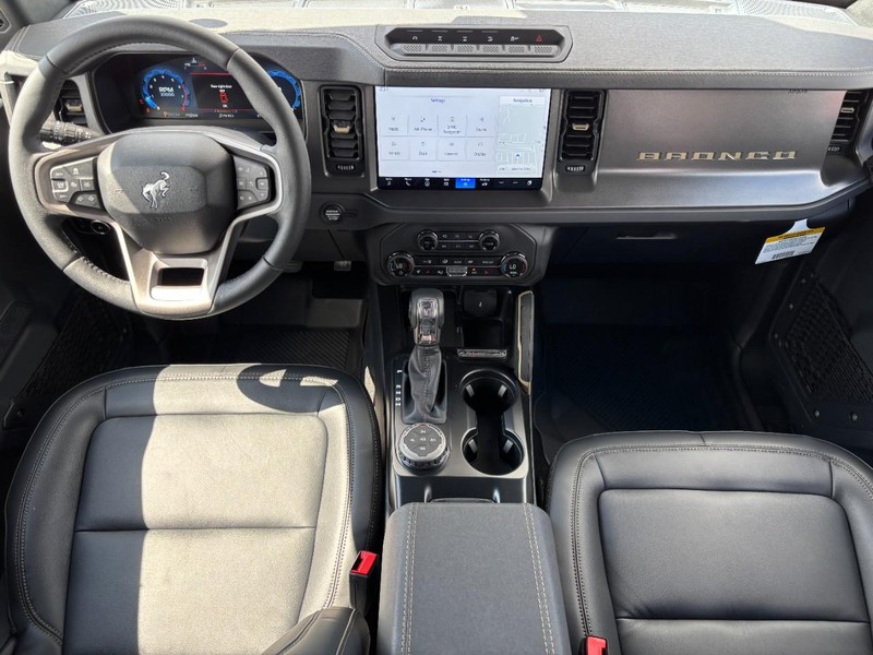 Ford Bronco Vehicle Image 06