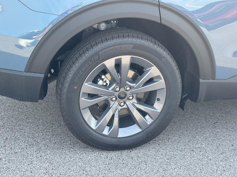 Ford Explorer Vehicle Image 04