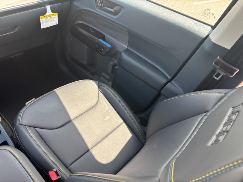 Ford Maverick Vehicle Image 10