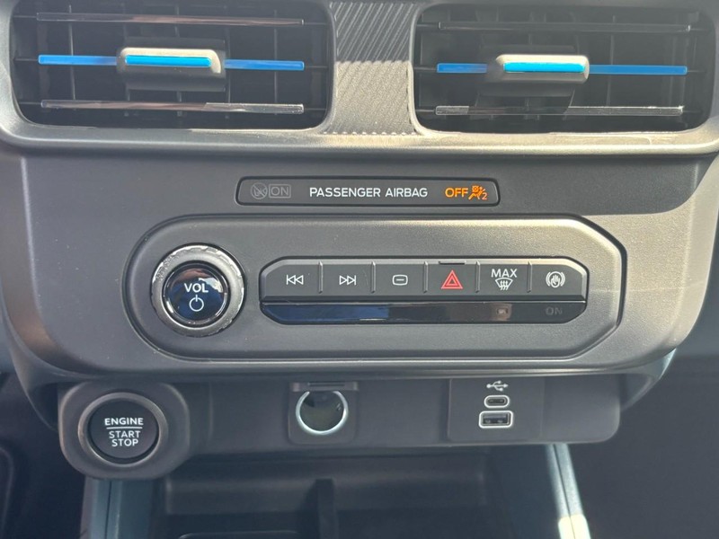 Ford Maverick Vehicle Image 17