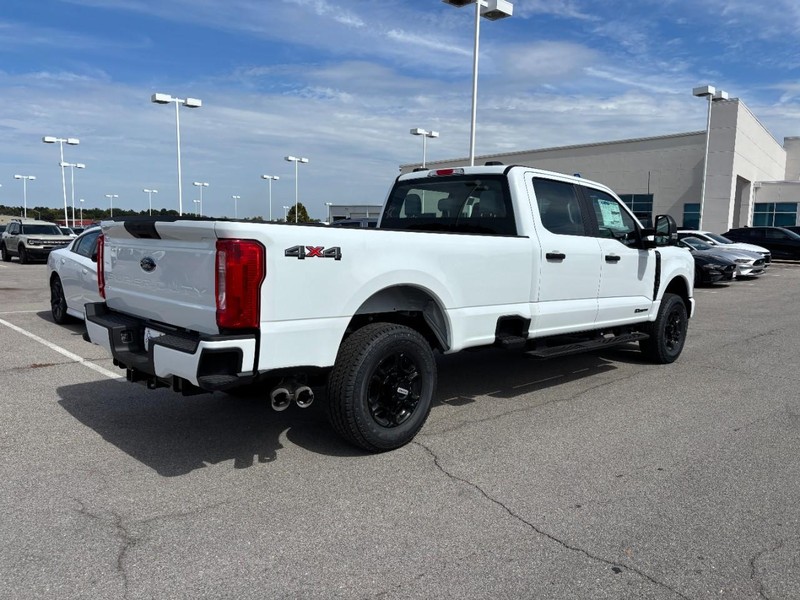 Ford Super Duty F-250 SRW Vehicle Image 03