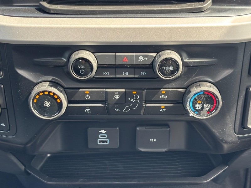 Ford Super Duty F-250 SRW Vehicle Image 09