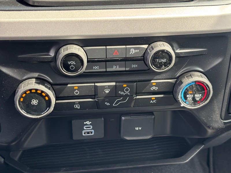 Ford Super Duty F-250 SRW Vehicle Image 17