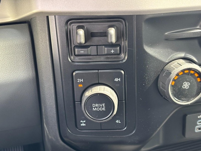 Ford Super Duty F-250 SRW Vehicle Image 18