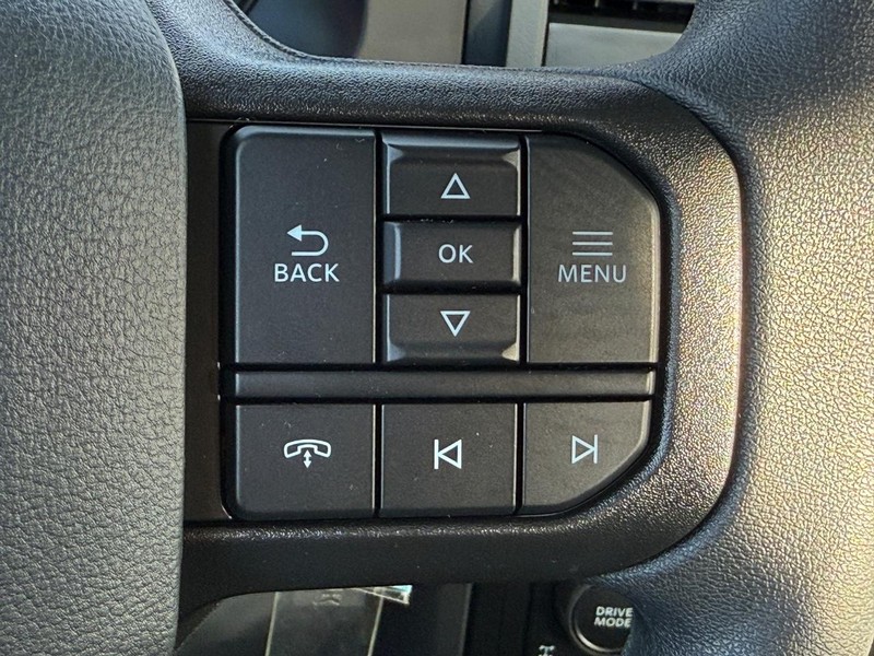 Ford Super Duty F-350 SRW Vehicle Full-screen Gallery Image 10