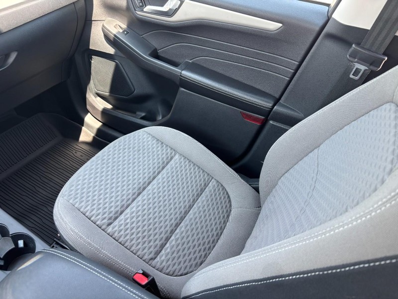 Ford Escape Vehicle Image 15