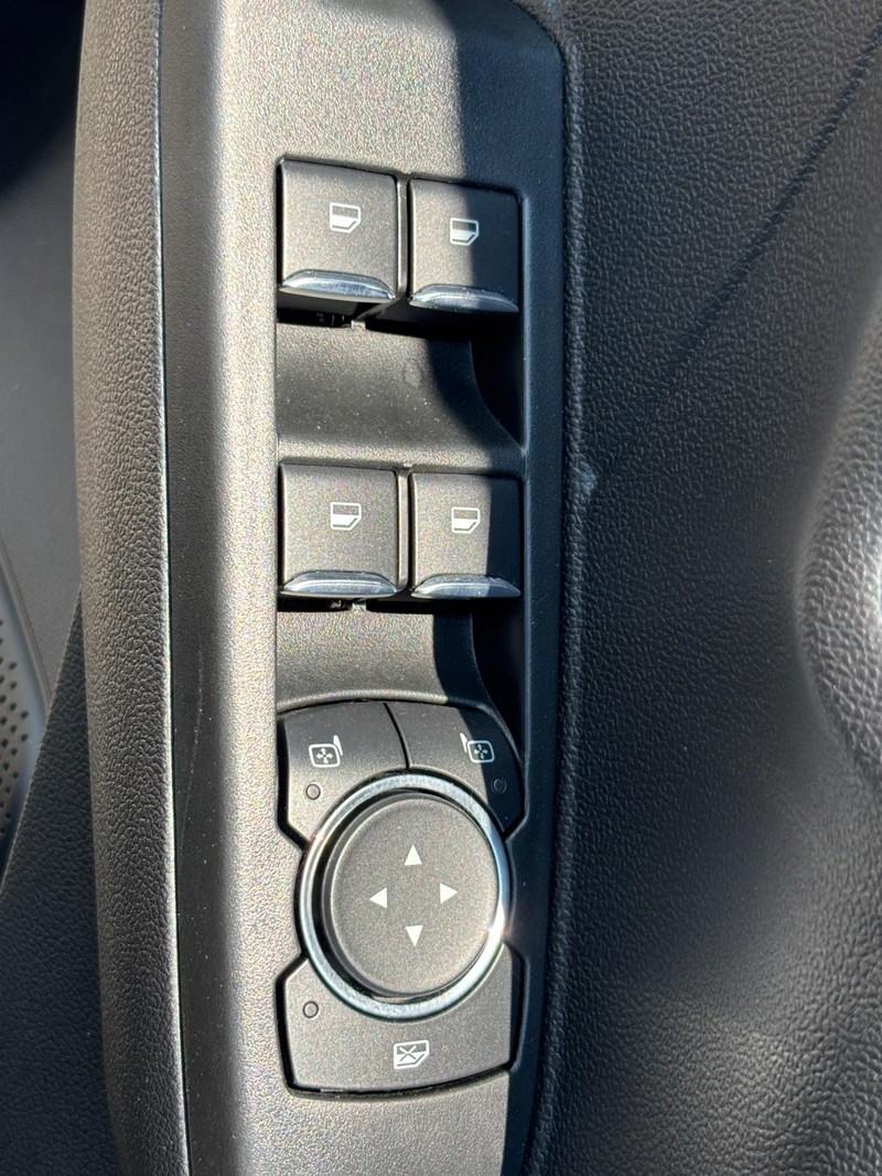 Ford Escape Vehicle Image 23