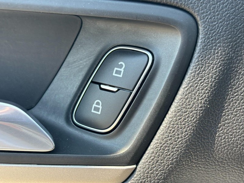 Ford Escape Vehicle Image 24