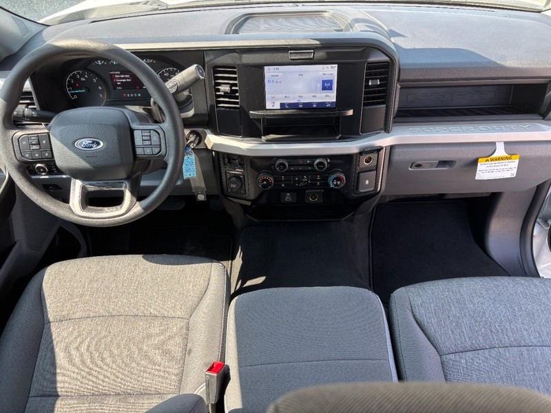 Ford Super Duty F-250 SRW Vehicle Image 06