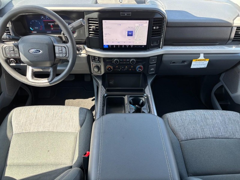 Ford Super Duty F-250 SRW Vehicle Image 06