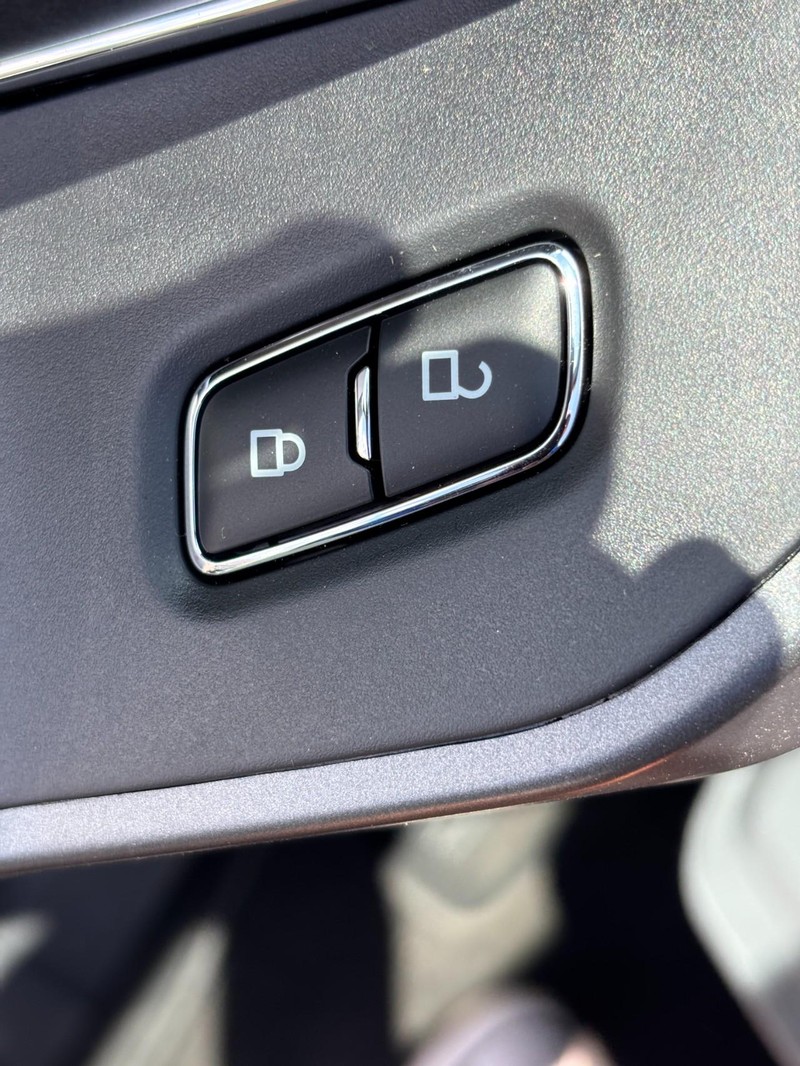 Ford Super Duty F-250 SRW Vehicle Image 22