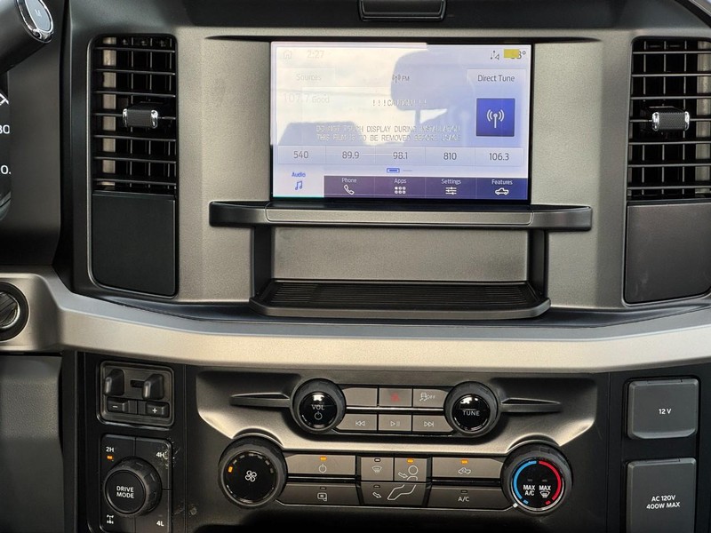 Ford Super Duty F-350 SRW Vehicle Image 09