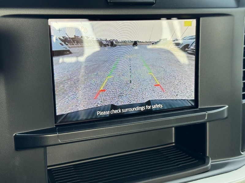 Ford Super Duty F-350 SRW Vehicle Image 18