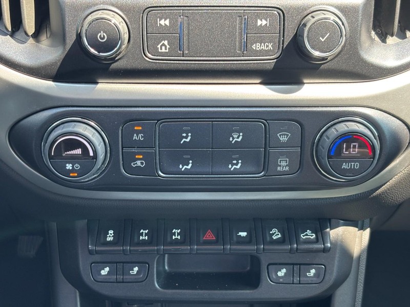 Chevrolet Colorado Vehicle Image 14