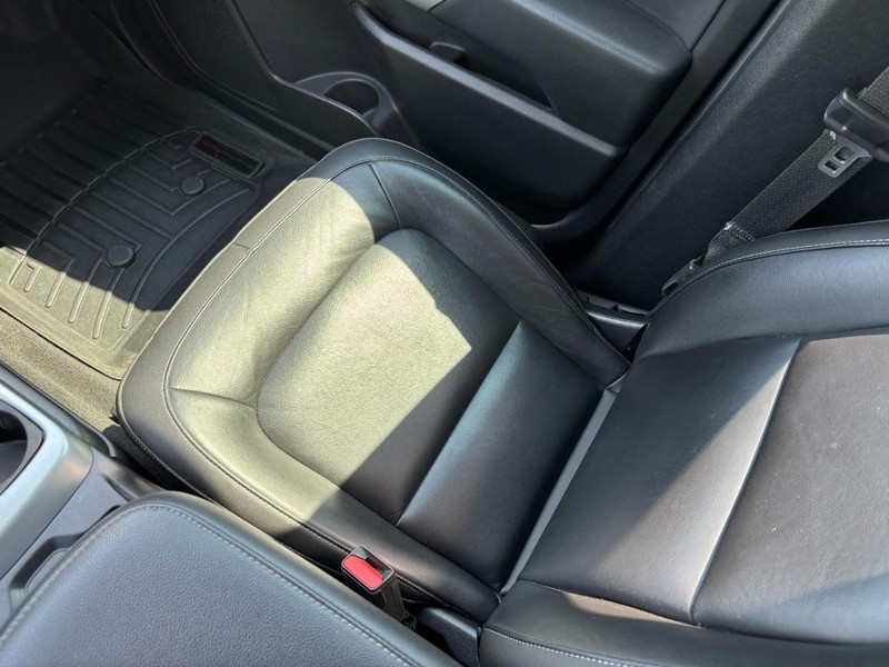 Chevrolet Colorado Vehicle Image 15