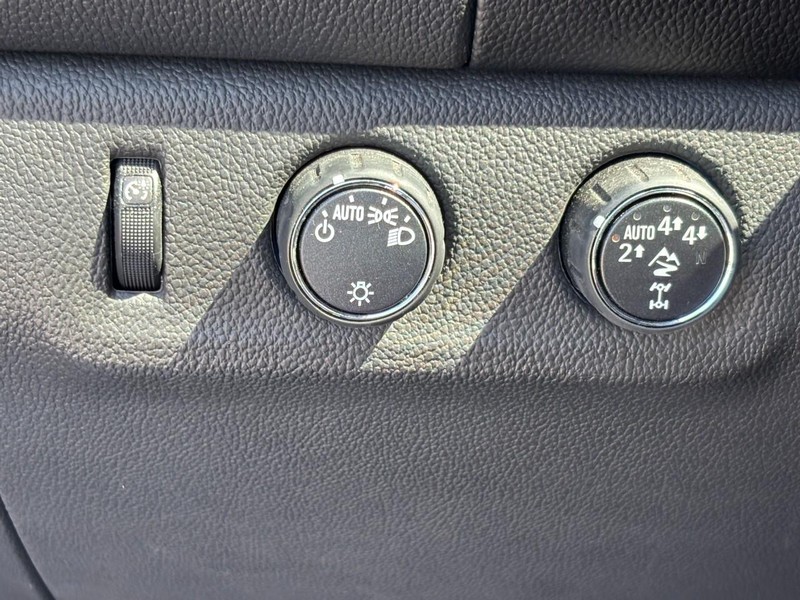 Chevrolet Colorado Vehicle Image 16