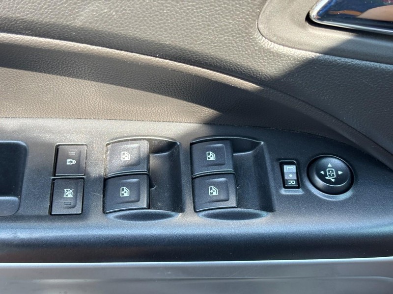 Chevrolet Colorado Vehicle Image 24
