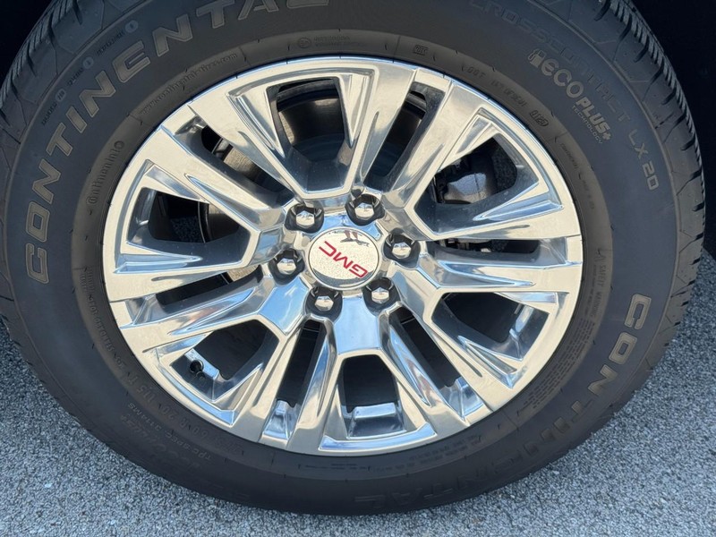 GMC Yukon XL Vehicle Image 07