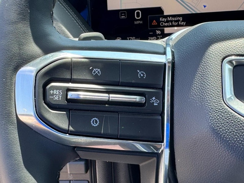 GMC Yukon XL Vehicle Image 18