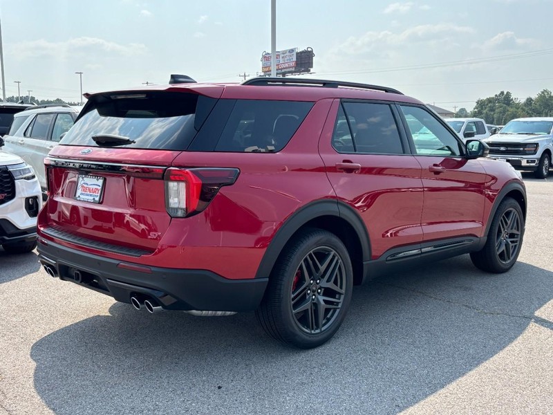 Ford Explorer Vehicle Image 03