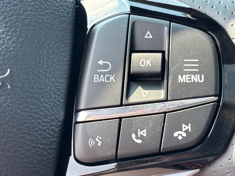 Ford Explorer Vehicle Image 13