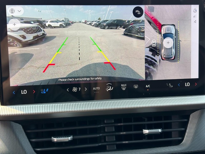 Ford Explorer Vehicle Image 16