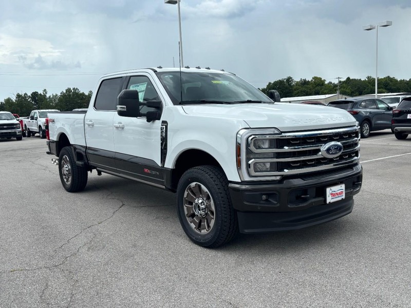 Ford Super Duty F-250 SRW Vehicle Image 02