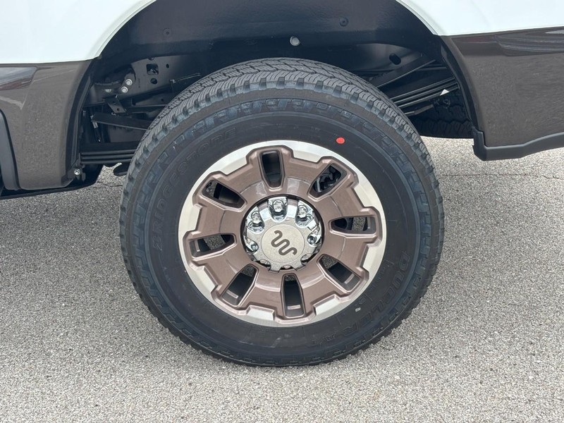 Ford Super Duty F-250 SRW Vehicle Image 04