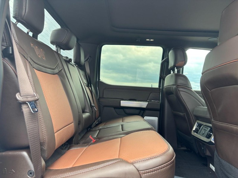 Ford Super Duty F-250 SRW Vehicle Image 05