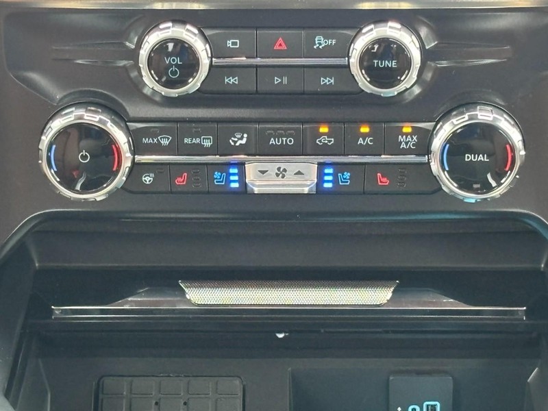 Ford Super Duty F-250 SRW Vehicle Image 09