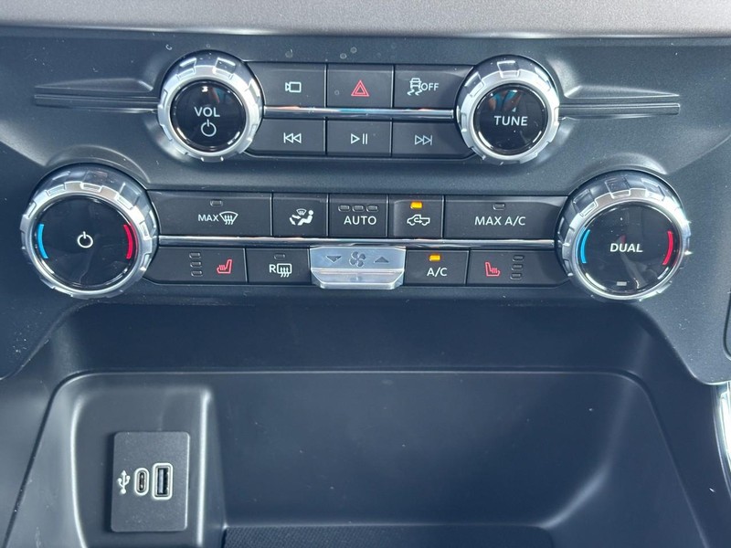Ford F-150 Vehicle Image 09
