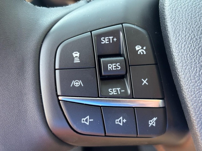 Ford Maverick Vehicle Image 12