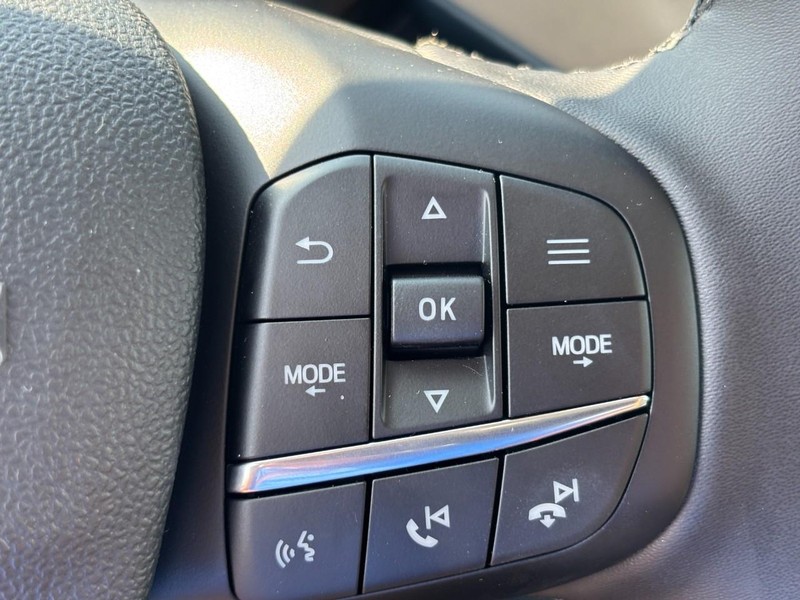 Ford Maverick Vehicle Image 13
