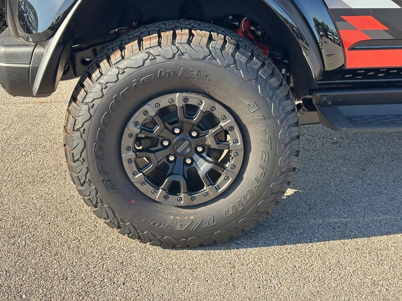 Ford Bronco Vehicle Full-screen Gallery Image 4