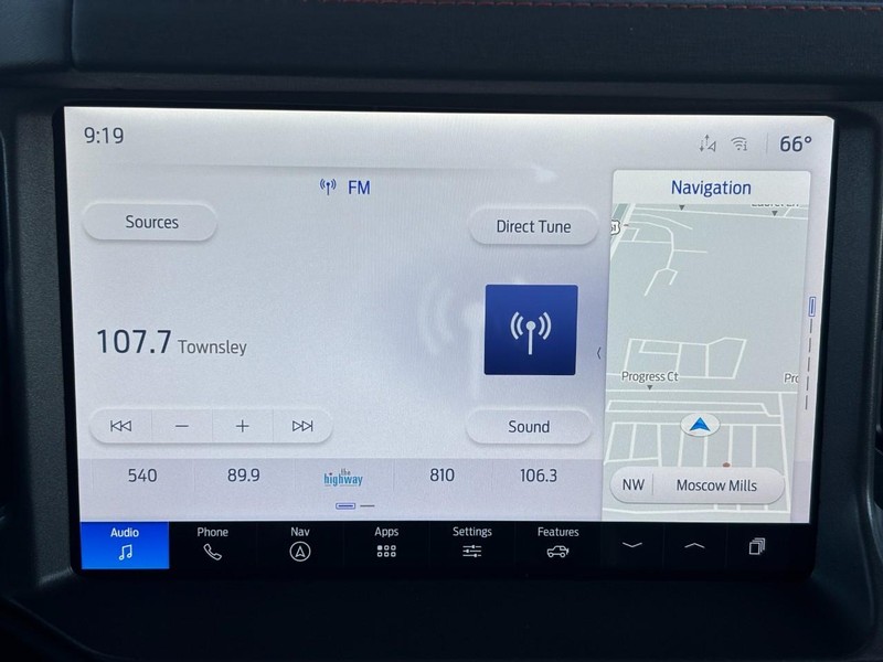 Ford Bronco Vehicle Full-screen Gallery Image 8