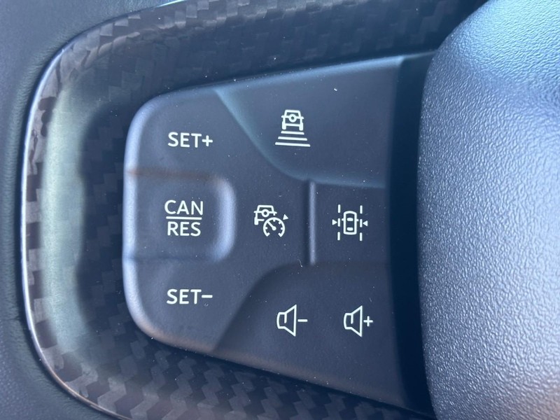 Ford Bronco Vehicle Full-screen Gallery Image 12