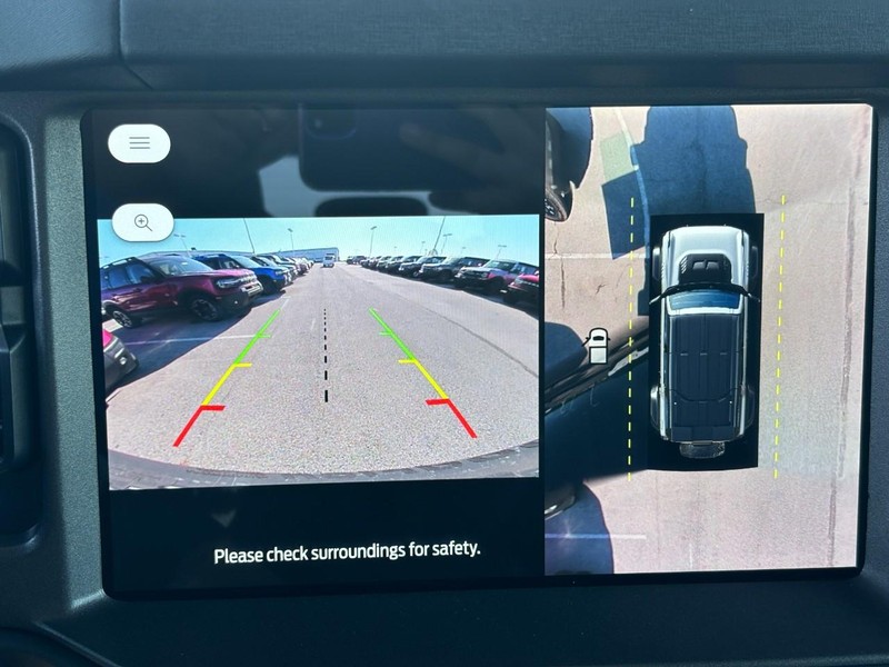 Ford Bronco Vehicle Full-screen Gallery Image 18