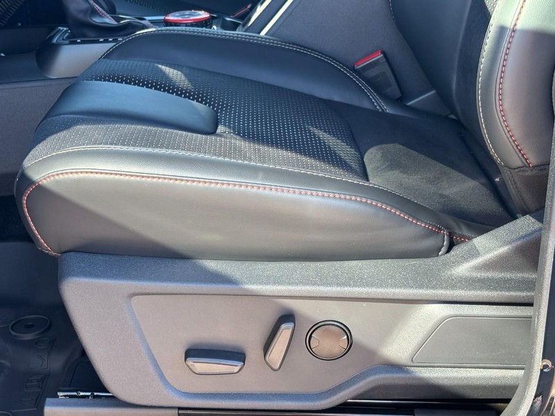 Ford Bronco Vehicle Full-screen Gallery Image 21