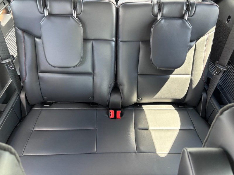 Ford Explorer Vehicle Image 06