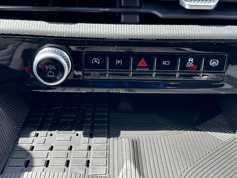 Ford Explorer Vehicle Image 10
