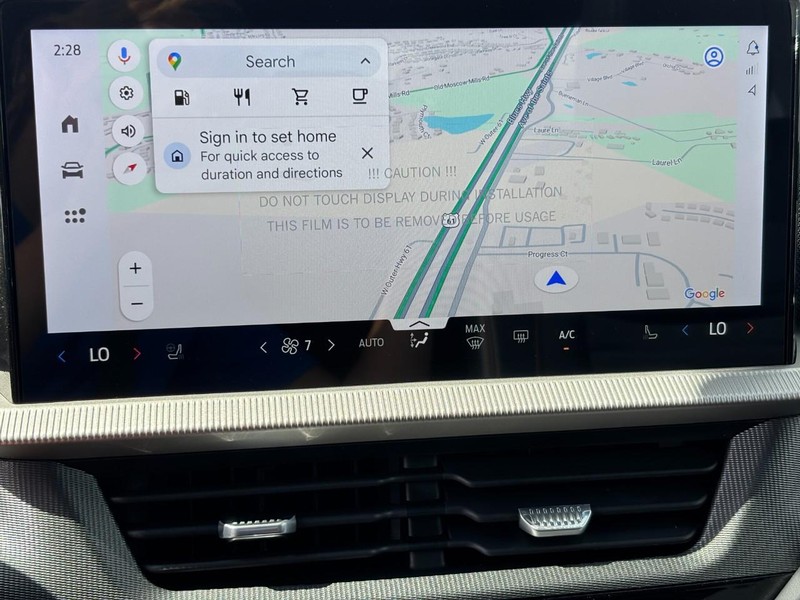 Ford Explorer Vehicle Image 18
