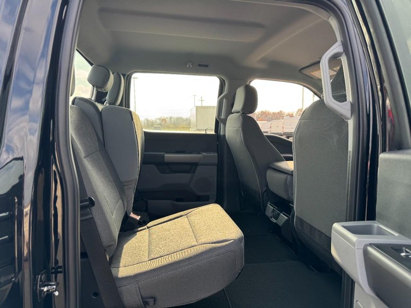 Ford Super Duty F-350 SRW Vehicle Image 06