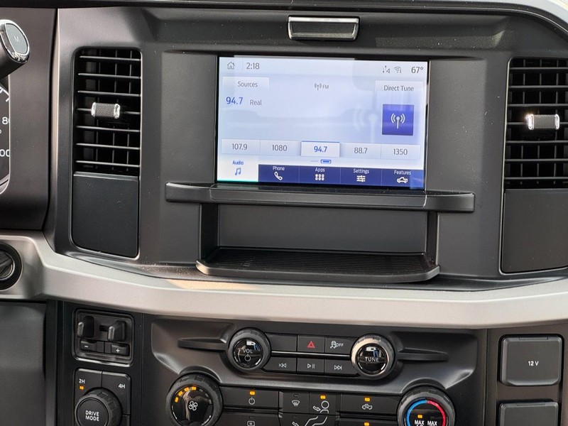 Ford Super Duty F-350 SRW Vehicle Image 09