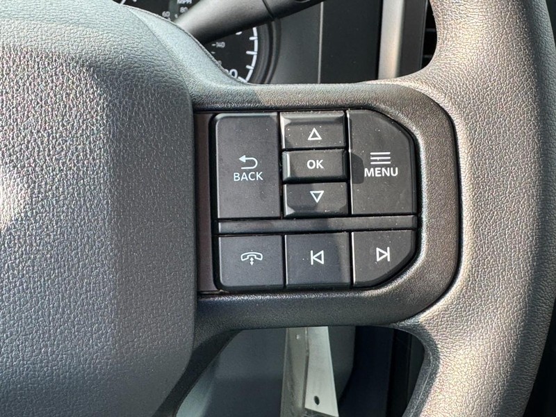 Ford Super Duty F-350 SRW Vehicle Image 15